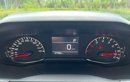 Peugeot 2008 II, 2022 год, 1 210 000 рублей, 13 фотография