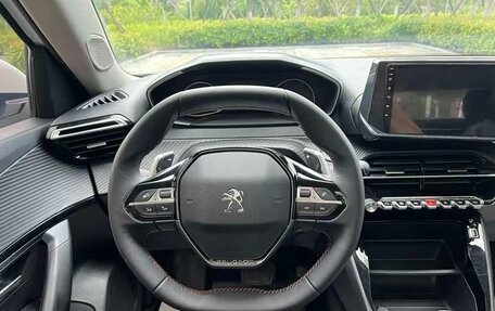 Peugeot 2008 II, 2022 год, 1 210 000 рублей, 12 фотография