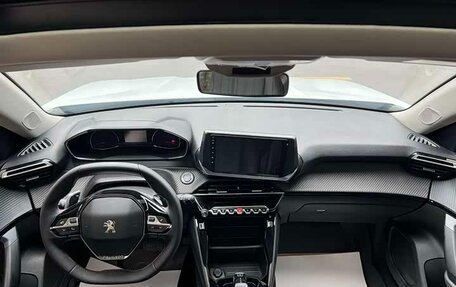 Peugeot 2008 II, 2022 год, 1 210 000 рублей, 11 фотография