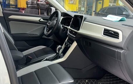 Volkswagen T-Roc I, 2023 год, 1 460 000 рублей, 8 фотография