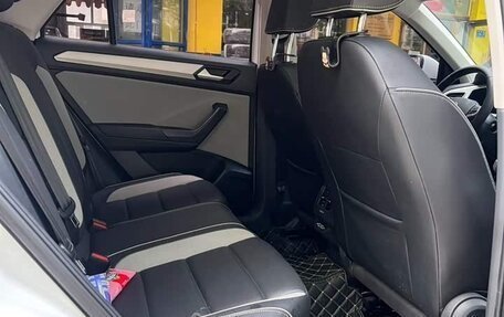 Volkswagen T-Roc I, 2023 год, 1 460 000 рублей, 10 фотография