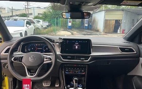 Volkswagen T-Roc I, 2023 год, 1 550 000 рублей, 6 фотография