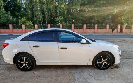 Chevrolet Cruze II, 2015 год, 690 000 рублей, 3 фотография