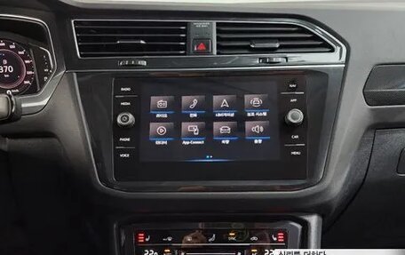 Volkswagen Tiguan II, 2022 год, 3 010 530 рублей, 13 фотография