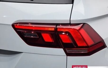 Volkswagen Tiguan II, 2022 год, 3 010 530 рублей, 23 фотография