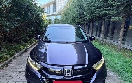 Honda Vezel, 2022 год, 1 220 000 рублей, 2 фотография