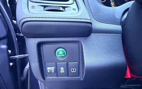 Honda Vezel, 2022 год, 1 220 000 рублей, 19 фотография