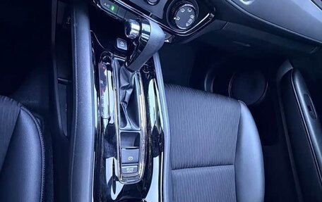 Honda Vezel, 2022 год, 1 220 000 рублей, 18 фотография