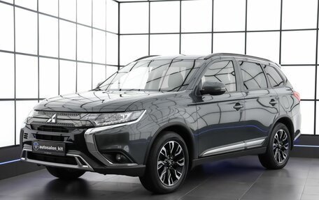 Mitsubishi Outlander III рестайлинг 3, 2021 год, 2 850 000 рублей, 1 фотография