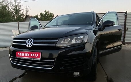 Volkswagen Touareg III, 2011 год, 1 850 000 рублей, 1 фотография