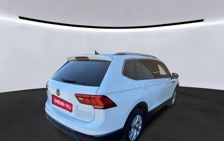 Volkswagen Tiguan II, 2022 год, 2 482 000 рублей, 1 фотография