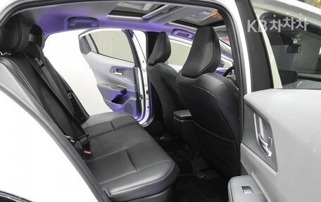 Toyota Prius IV XW50, 2023 год, 2 942 000 рублей, 12 фотография