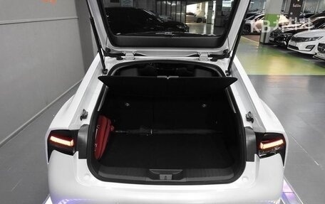 Toyota Prius IV XW50, 2023 год, 2 942 000 рублей, 5 фотография