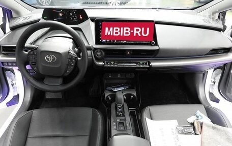 Toyota Prius IV XW50, 2023 год, 2 942 000 рублей, 7 фотография