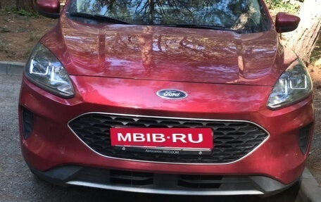 Ford Escape, 2020 год, 1 800 000 рублей, 3 фотография