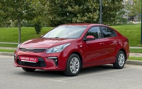 KIA Rio IV, 2018 год, 1 390 000 рублей, 2 фотография