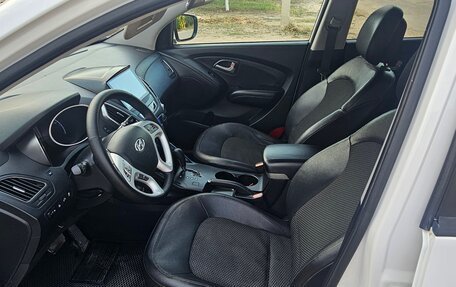 Hyundai ix35 I рестайлинг, 2013 год, 1 400 000 рублей, 8 фотография