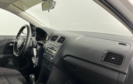 Volkswagen Polo VI (EU Market), 2015 год, 980 000 рублей, 9 фотография