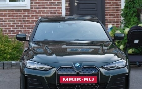 BMW i4, 2022 год, 5 500 000 рублей, 4 фотография
