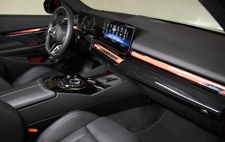 BMW 5 серия, 2025 год, 13 450 000 рублей, 14 фотография