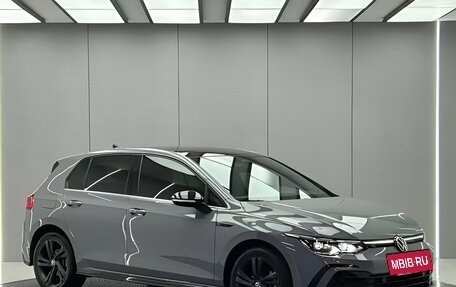 Volkswagen Golf VIII, 2023 год, 1 950 000 рублей, 3 фотография