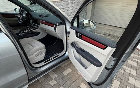 Porsche Cayenne III, 2021 год, 20 000 000 рублей, 3 фотография