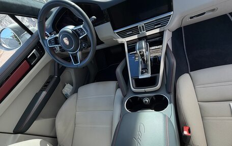 Porsche Cayenne III, 2021 год, 20 000 000 рублей, 11 фотография