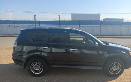 Mitsubishi Outlander III рестайлинг 3, 2011 год, 1 190 000 рублей, 2 фотография