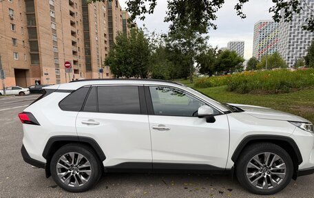 Toyota RAV4, 2021 год, 4 150 000 рублей, 4 фотография