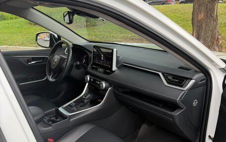Toyota RAV4, 2021 год, 4 150 000 рублей, 8 фотография