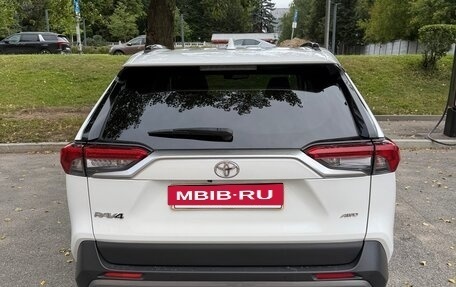 Toyota RAV4, 2021 год, 4 150 000 рублей, 5 фотография