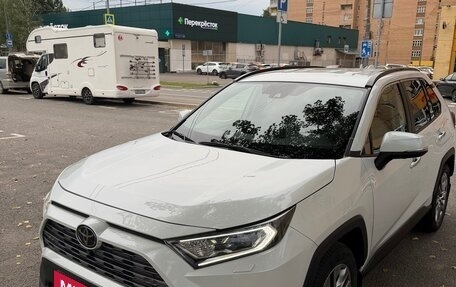 Toyota RAV4, 2021 год, 4 150 000 рублей, 3 фотография