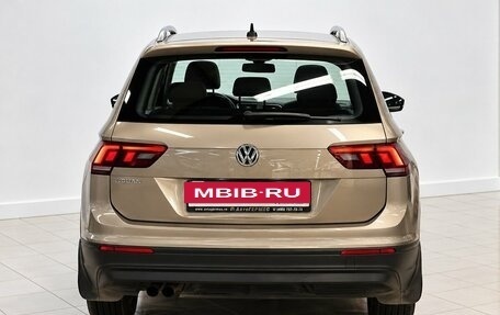 Volkswagen Tiguan II, 2020 год, 2 140 000 рублей, 3 фотография