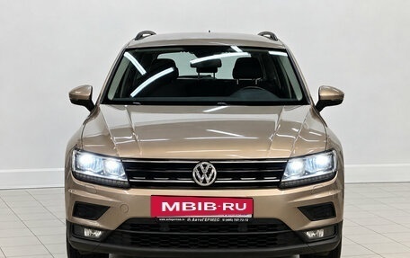 Volkswagen Tiguan II, 2020 год, 2 140 000 рублей, 2 фотография