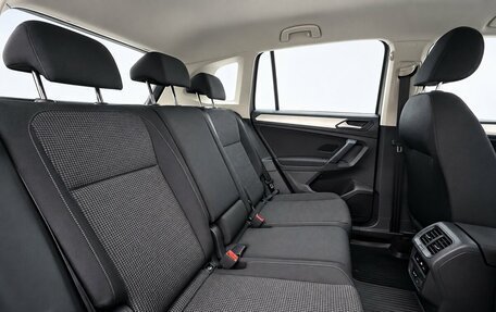 Volkswagen Tiguan II, 2020 год, 2 140 000 рублей, 16 фотография