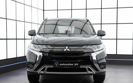 Mitsubishi Outlander III рестайлинг 3, 2021 год, 2 850 000 рублей, 2 фотография