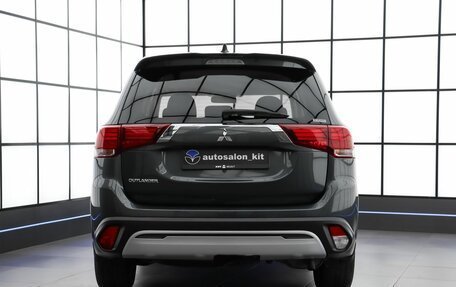 Mitsubishi Outlander III рестайлинг 3, 2021 год, 2 850 000 рублей, 5 фотография