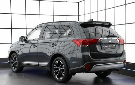 Mitsubishi Outlander III рестайлинг 3, 2021 год, 2 850 000 рублей, 6 фотография