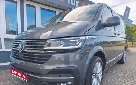 Volkswagen Multivan T6 рестайлинг, 2023 год, 6 350 000 рублей, 1 фотография