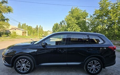 Mitsubishi Outlander III рестайлинг 3, 2018 год, 1 850 000 рублей, 8 фотография