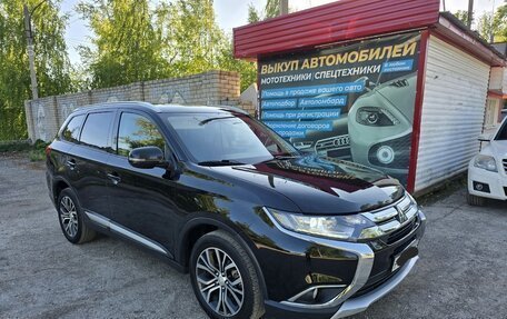 Mitsubishi Outlander III рестайлинг 3, 2018 год, 1 850 000 рублей, 3 фотография
