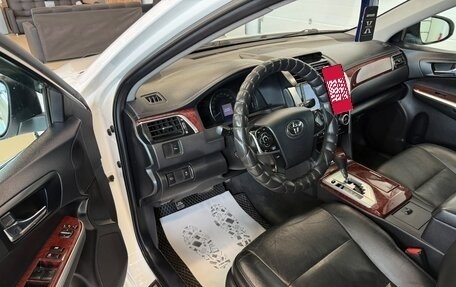 Toyota Camry, 2013 год, 1 999 000 рублей, 10 фотография
