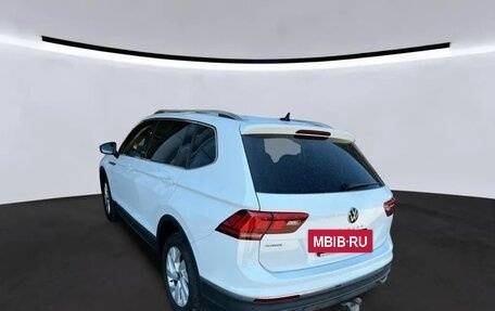 Volkswagen Tiguan II, 2022 год, 2 482 000 рублей, 4 фотография