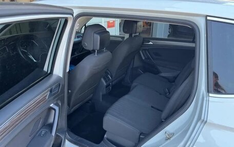 Volkswagen Tiguan II, 2022 год, 2 482 000 рублей, 9 фотография