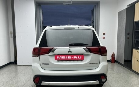 Mitsubishi Outlander III рестайлинг 3, 2015 год, 1 620 000 рублей, 5 фотография