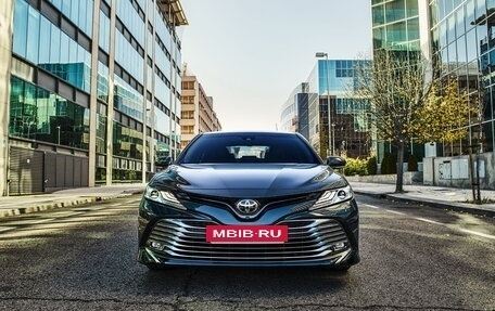 Toyota Camry, 2018 год, 3 290 000 рублей, 4 фотография