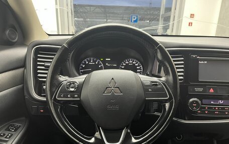 Mitsubishi Outlander III рестайлинг 3, 2015 год, 1 620 000 рублей, 9 фотография
