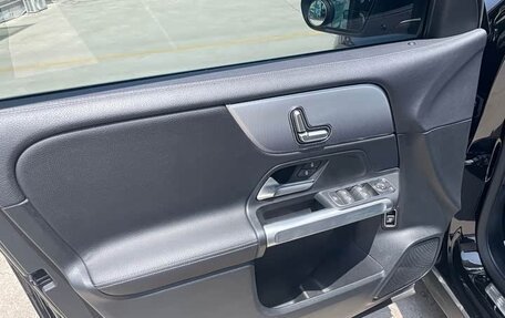 Mercedes-Benz GLB, 2021 год, 2 185 008 рублей, 8 фотография