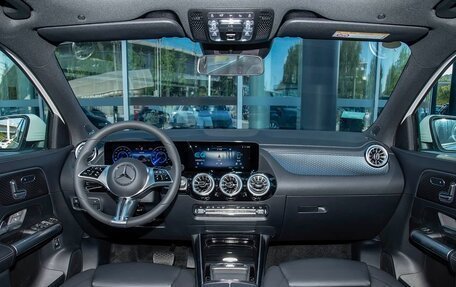 Mercedes-Benz EQA, 2024 год, 4 250 000 рублей, 11 фотография