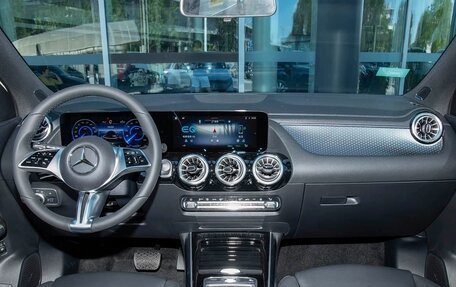 Mercedes-Benz EQA, 2024 год, 4 250 000 рублей, 13 фотография